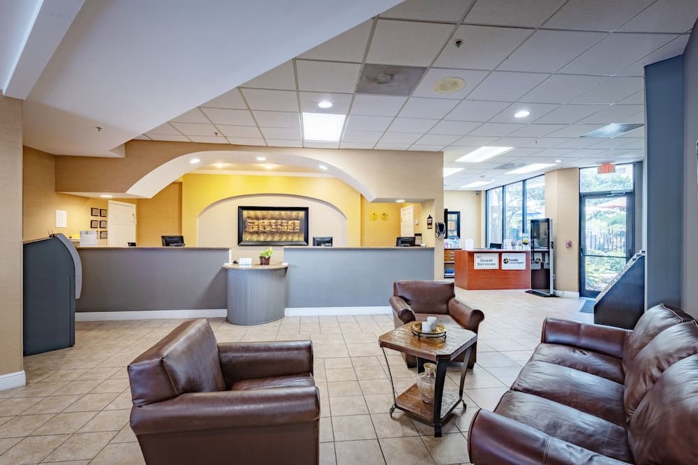 Enclave Hotel & Suites Orlando, a staySky Hotel & Resort 3