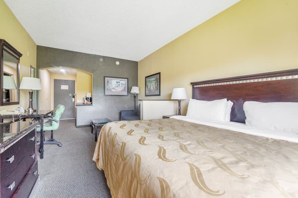 Mi Casa Hotel 3