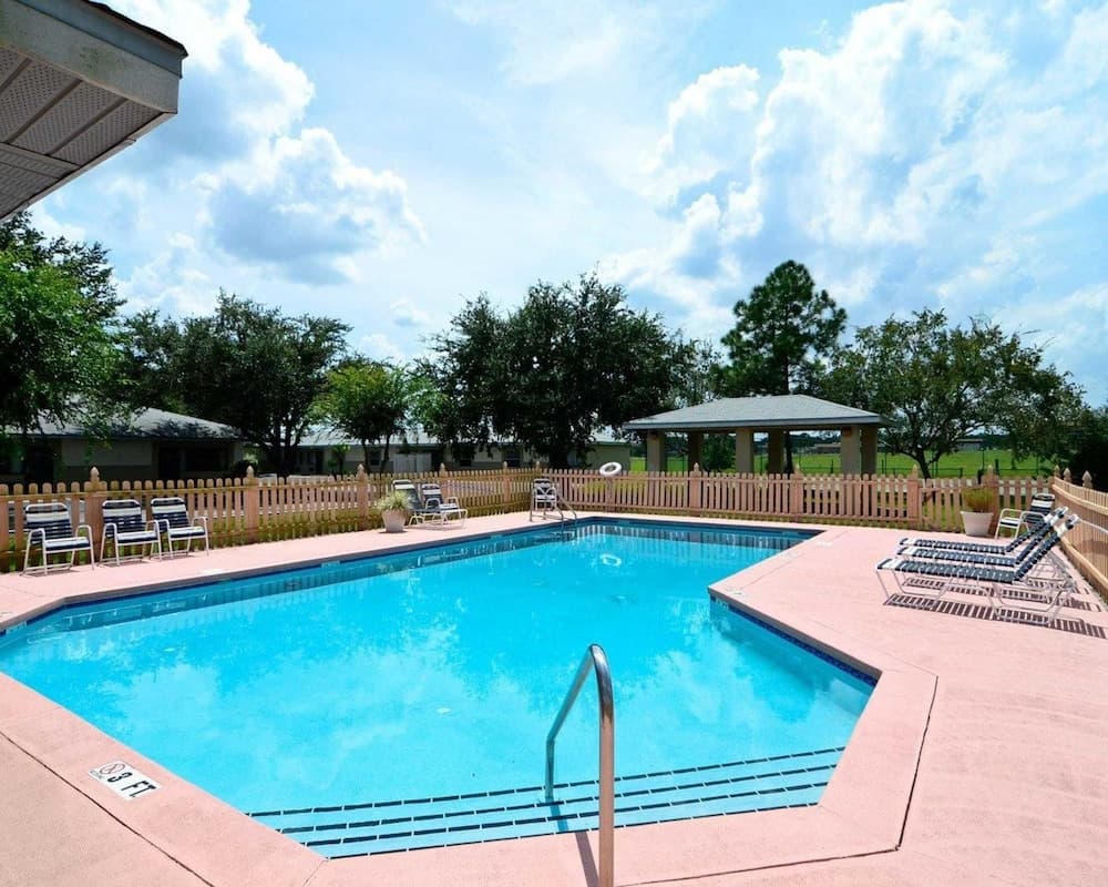 Rodeway Inn And Suites 2