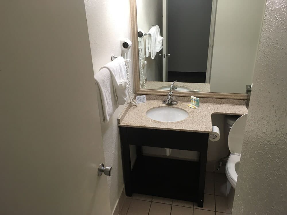 Quality Inn & Suites Winter Park Village Area 8