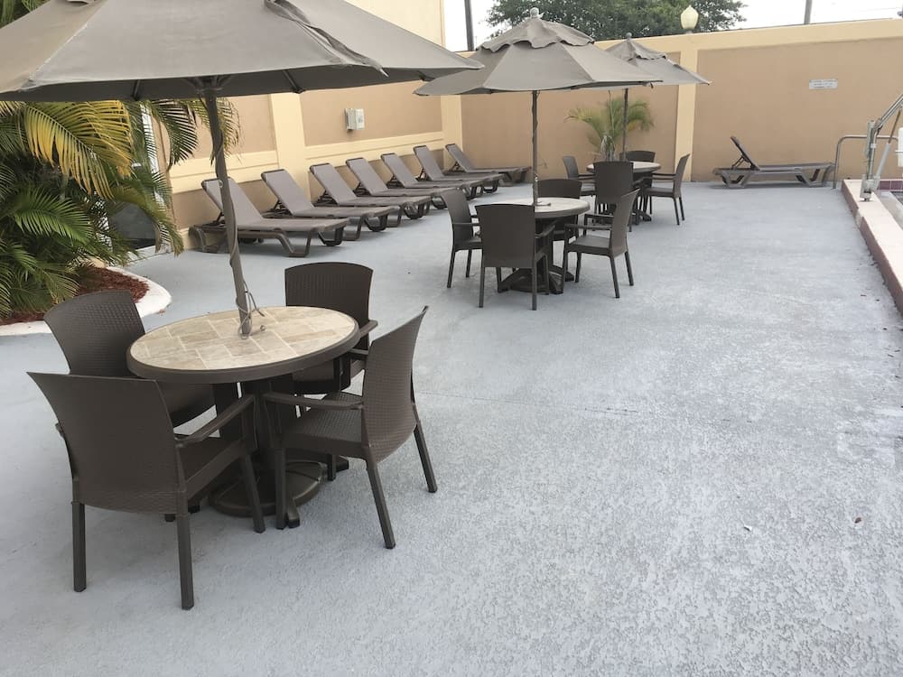 Quality Inn & Suites Winter Park Village Area 6