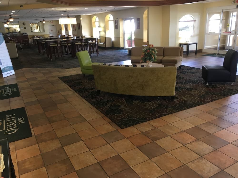 Quality Inn & Suites Winter Park Village Area 2