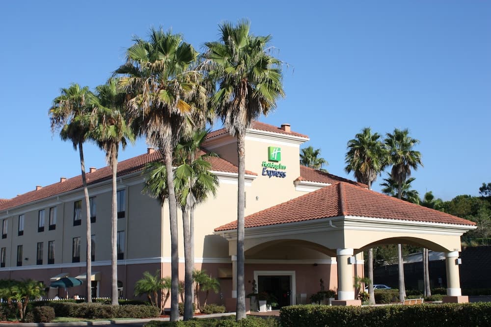 Holiday Inn Express Clermont, an IHG Hotel 1