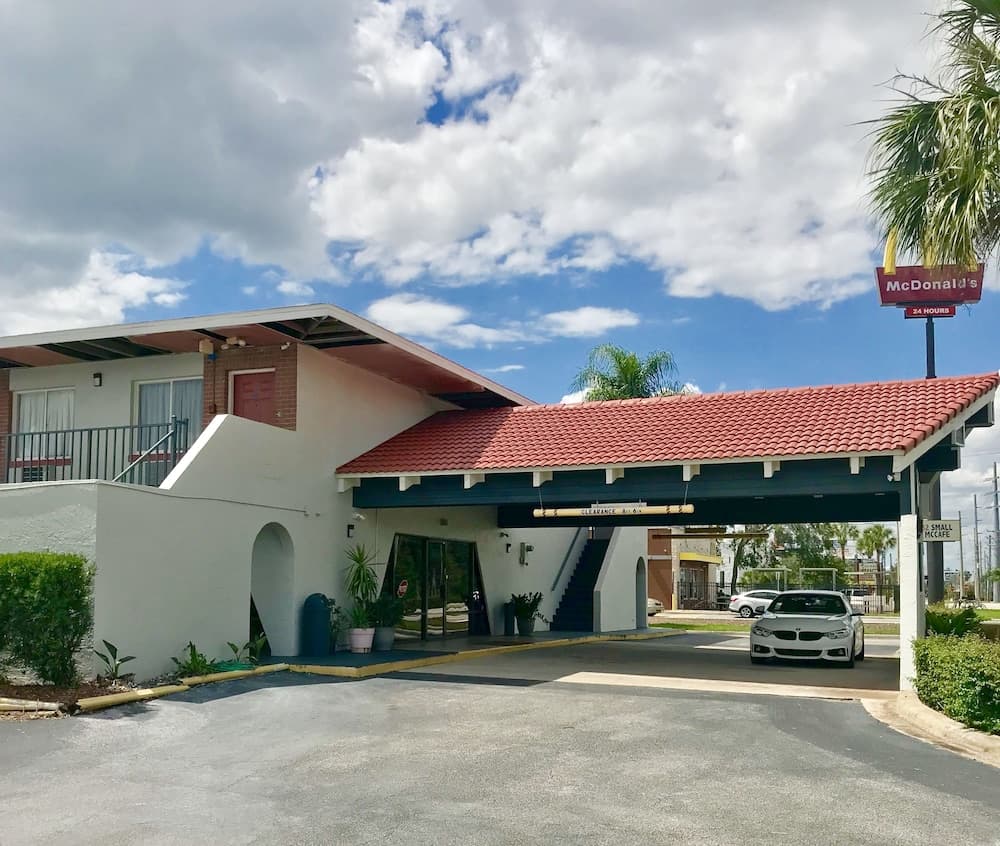 Red Carpet Inn 1