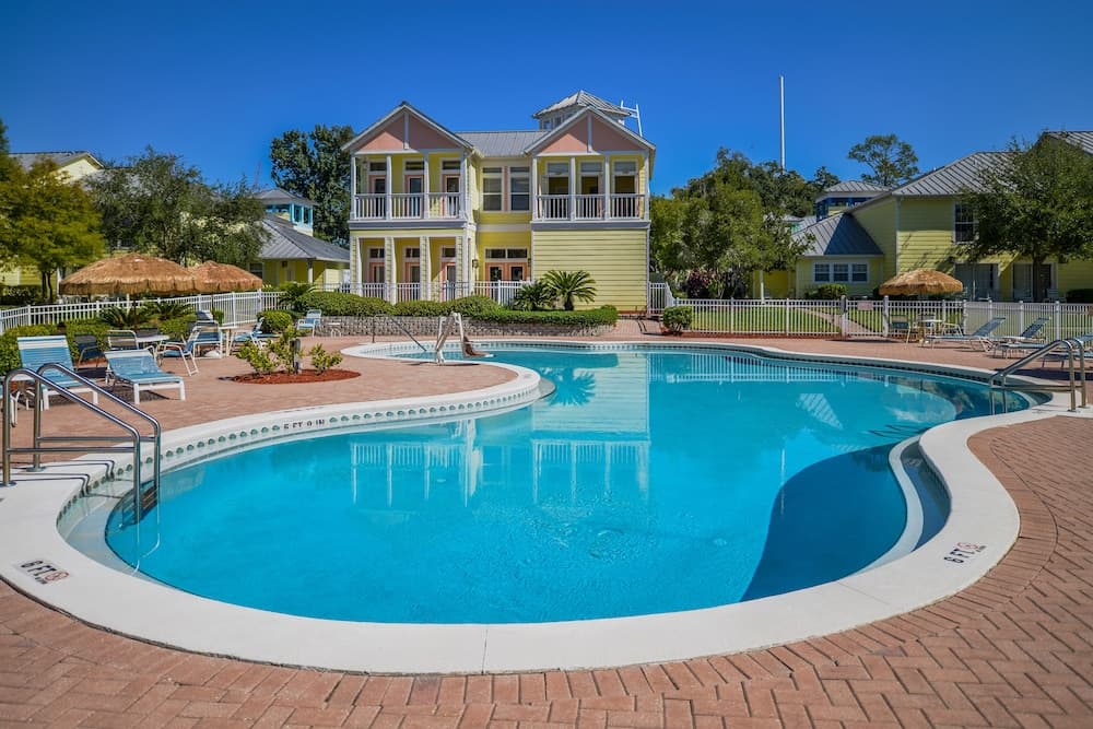 Barefoot N Resort by Diamond Resorts