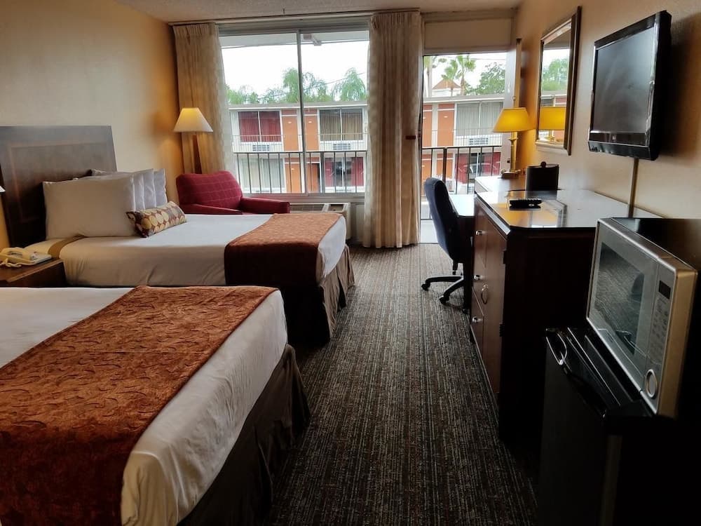 Sun Inn & Suites 4