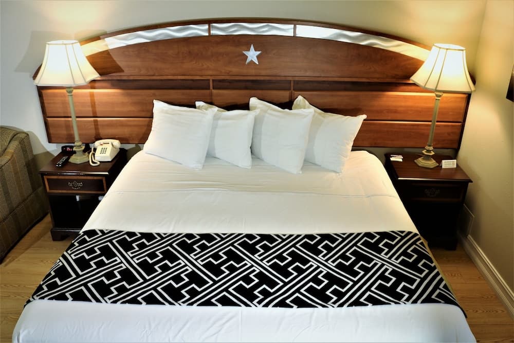 Monte Carlo Inn 1
