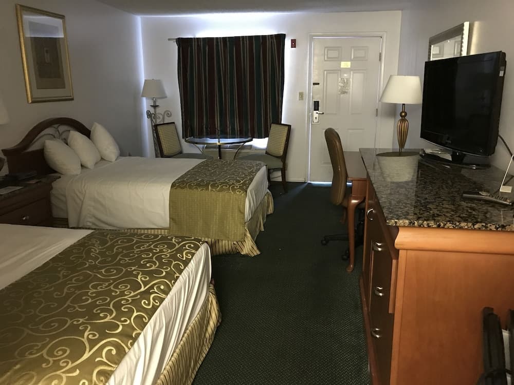 Magic Castle Inn and Suites 1