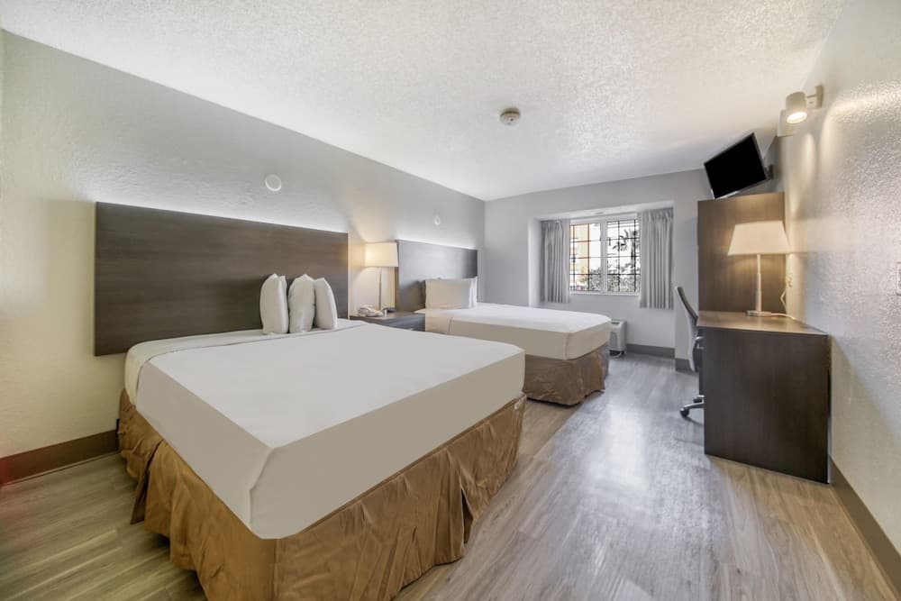 Baymont by Wyndham Orlando/International Dr/Universal Blvd 2