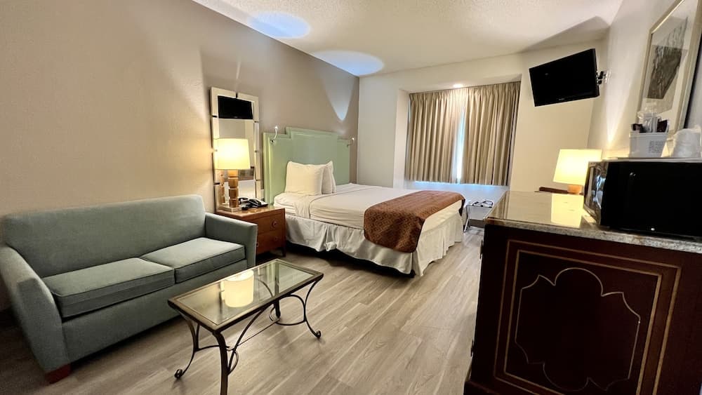Baymont by Wyndham Orlando/International Dr/Universal Blvd 8