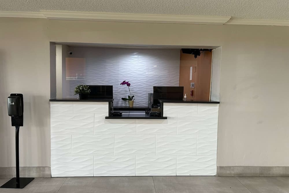 La Quinta Inn & Suites by Wyndham Orlando South 2