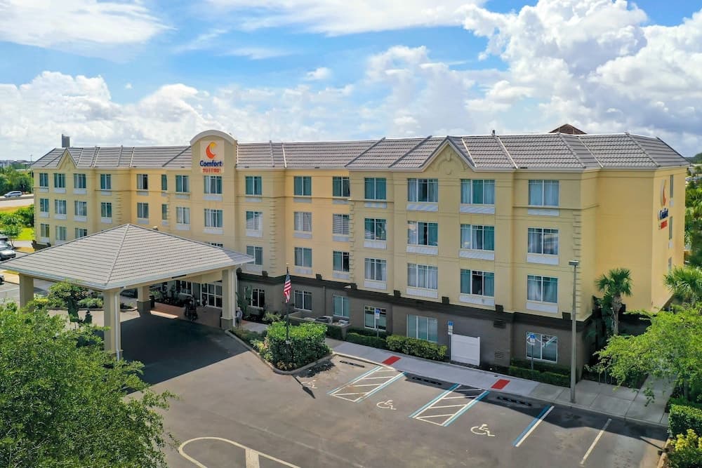 Comfort Suites Near Universal Orlando Resort 3