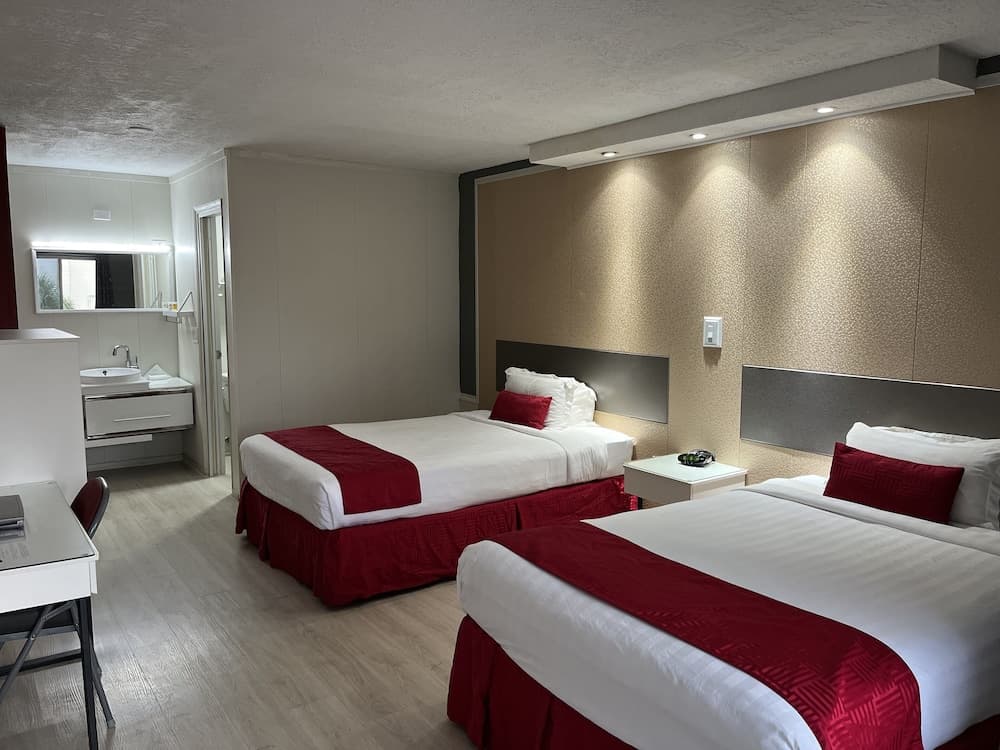 Travelodge by Wyndham Orlando / Heart of International Drive 1