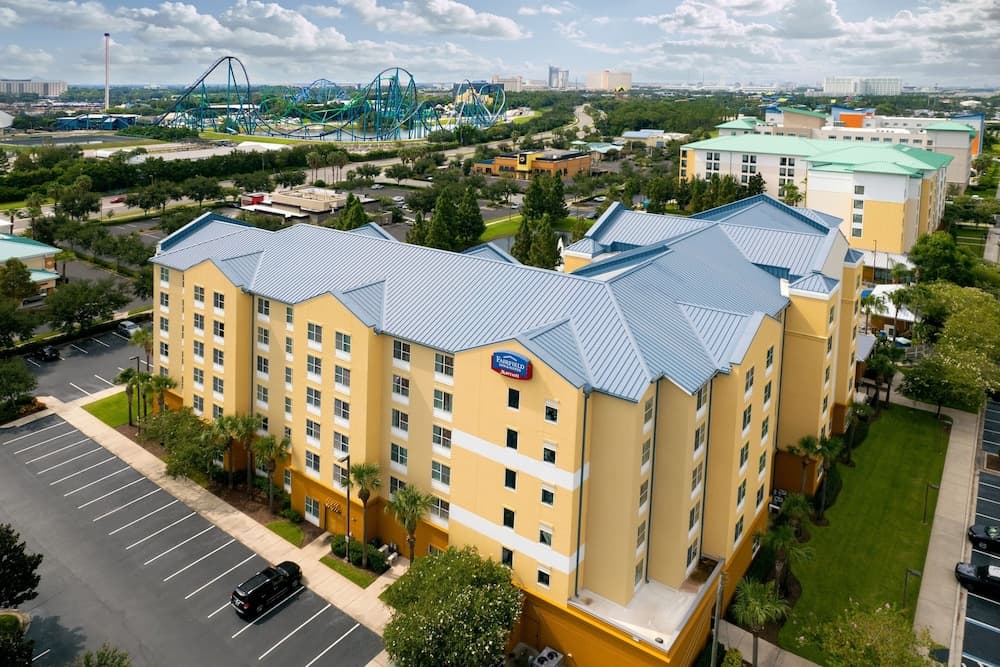 Fairfield Inn & Suites by Marriott Orlando at SeaWorld 1