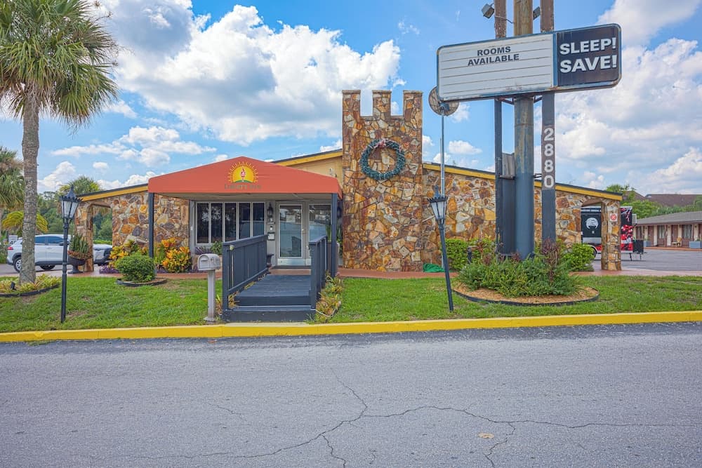 Liberty Inn and Suites – Kissimmee/Near Disney 1