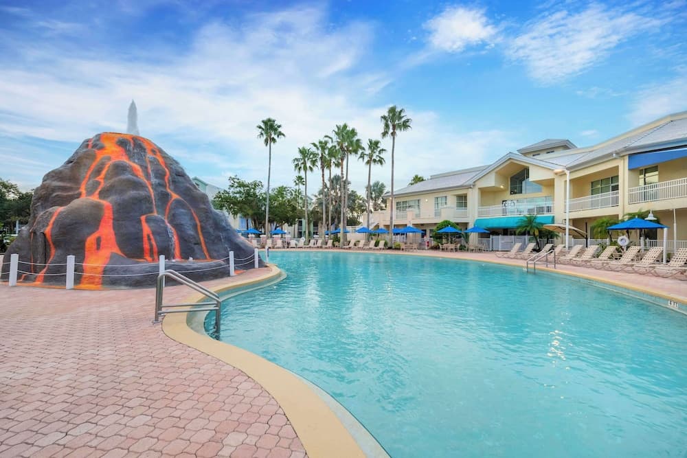 Hilton Vacation Club Cypress Pointe Orlando 1