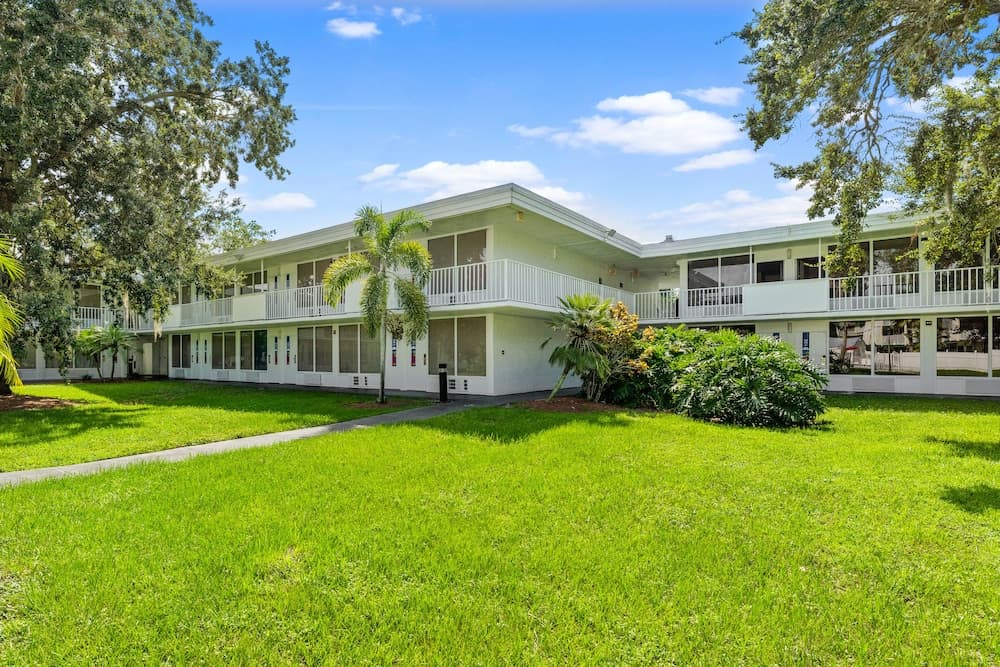 Baymont by Wyndham Orlando Lake Buena Vista South 1