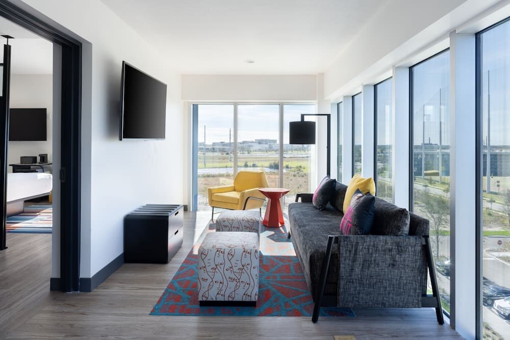 Aloft by Marriott Orlando Lake Nona 5