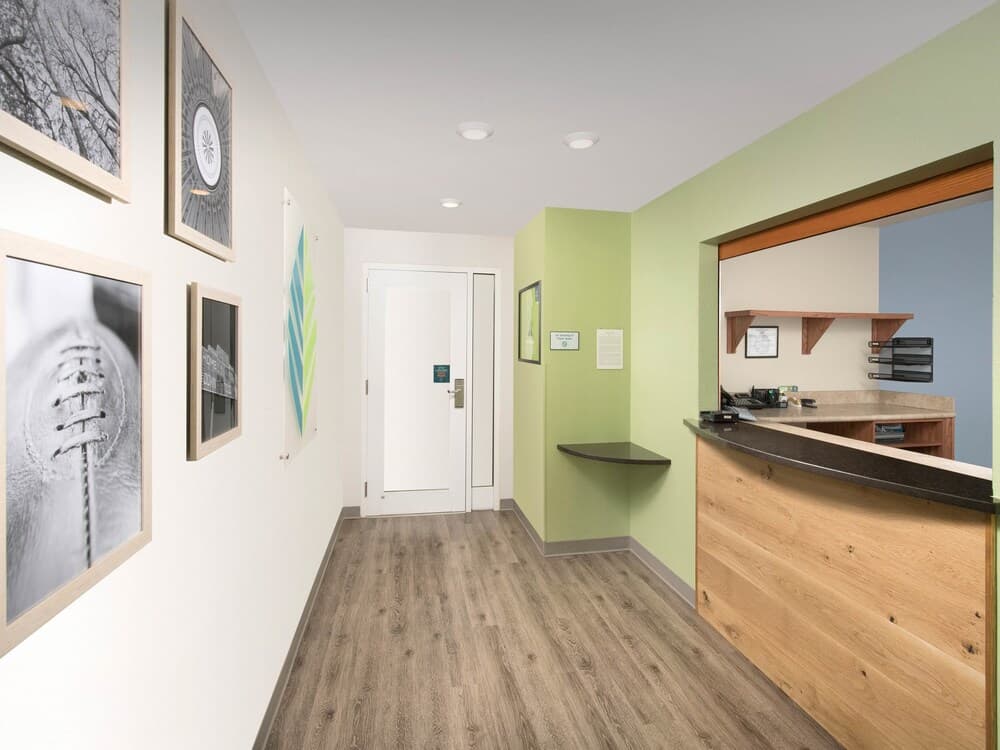 WoodSpring Suites Orlando East 3