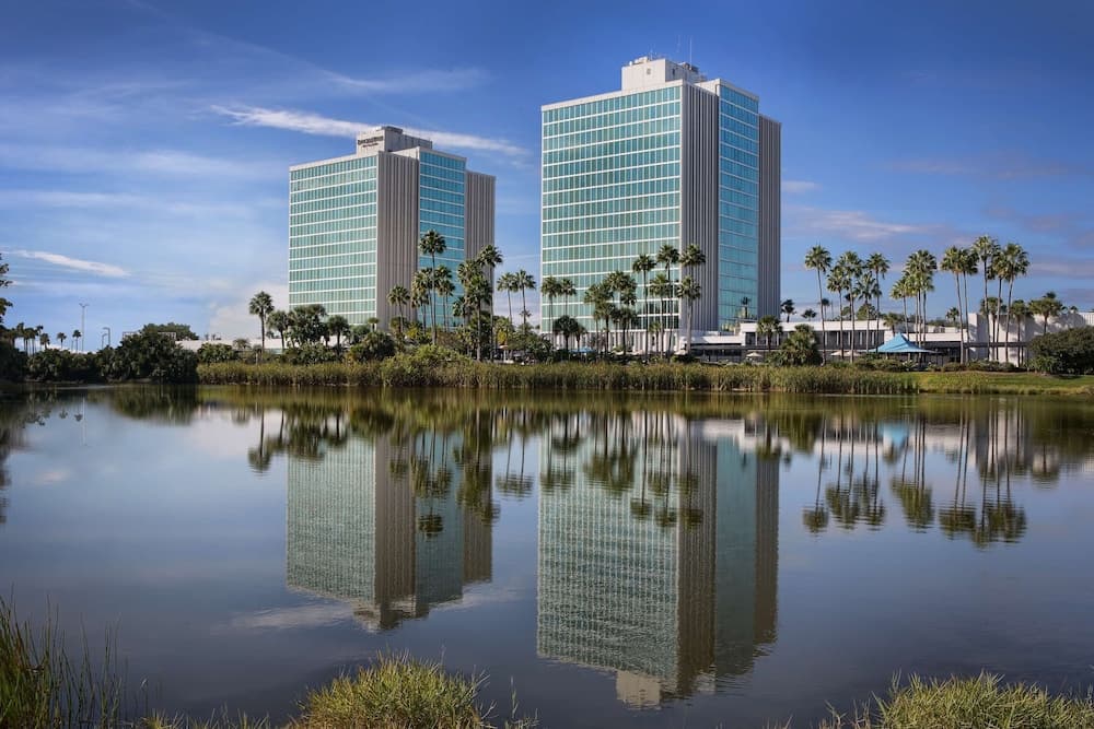 DoubleTree by Hilton at the Entrance to Universal Orlando 1