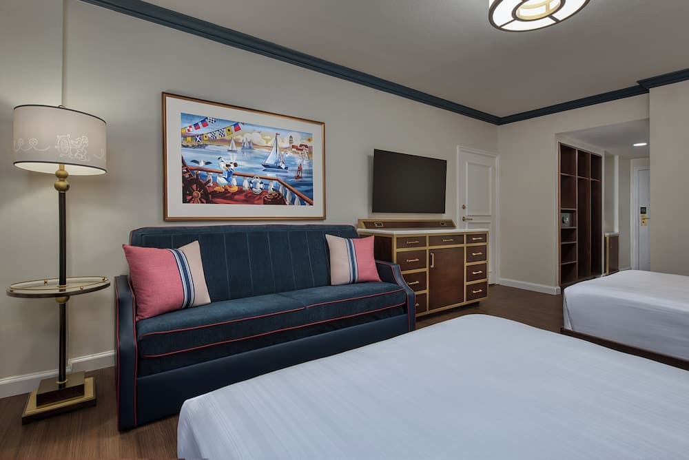 Disney's Yacht Club Resort 3