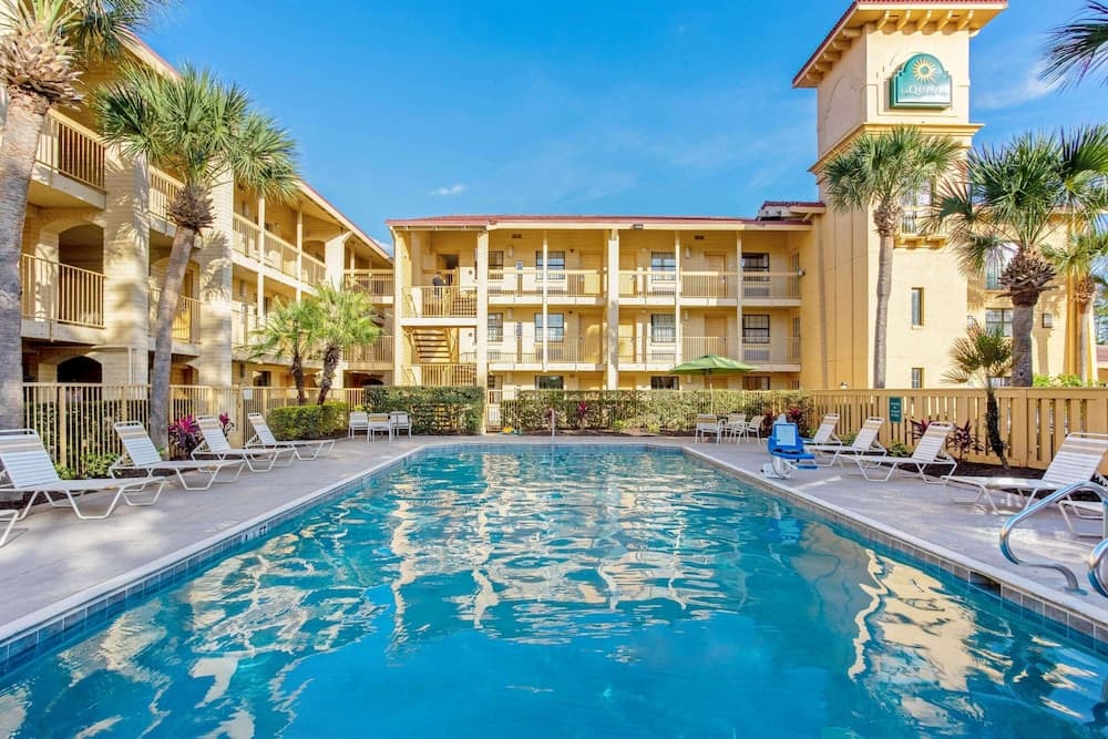 La Quinta Inn by Wyndham Orlando Airport West 1