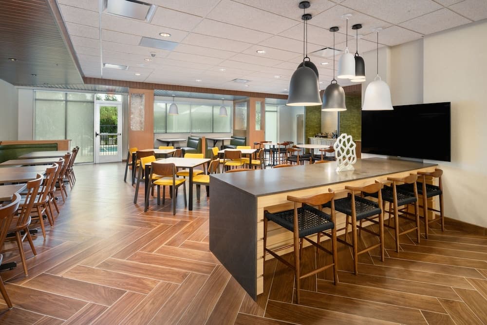NEW - Fairfield Inn & Suites by Marriott Orlando at Millenia 3