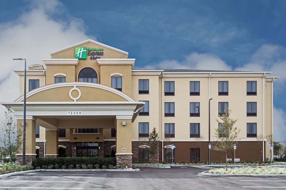 Holiday Inn Express & Suites Orlando East - UCF Area by IHG 1