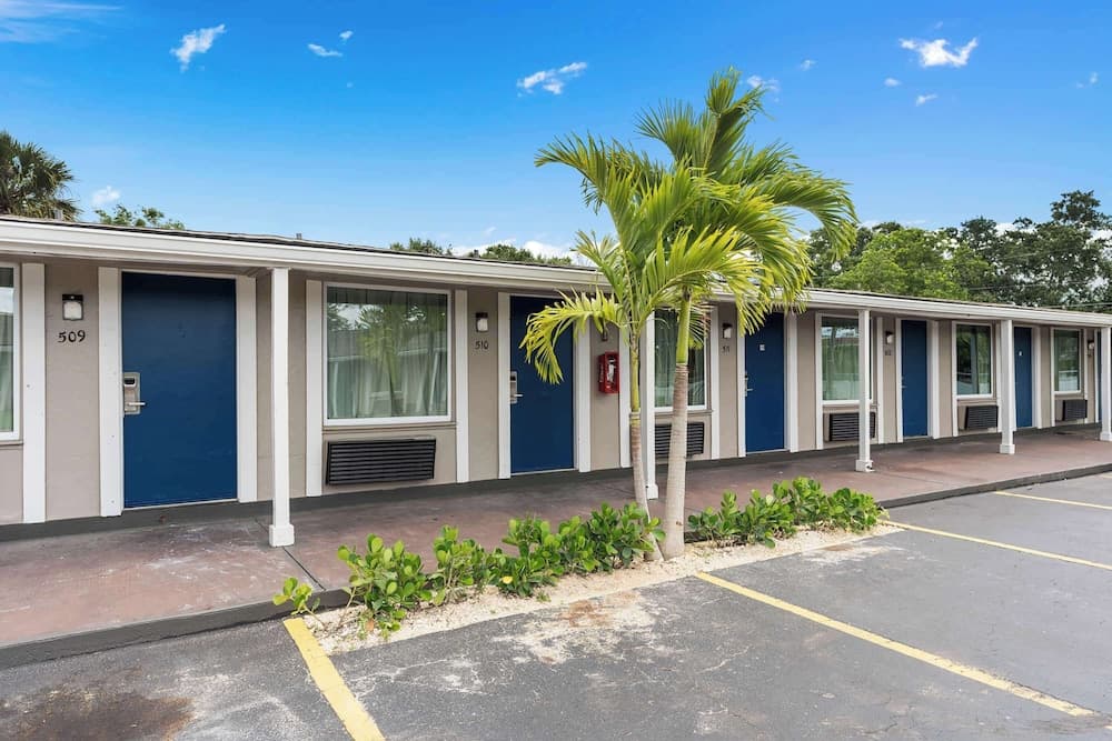 Travelodge by Wyndham Kissimmee/Orlando 1